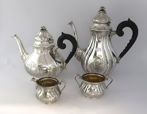Svend Toxvärd. Silver tea & coffee service (830). Consisting of teapot, 
coffeepot, sugar bowl and creamer. Height of the coffee pot 24.5 cm.